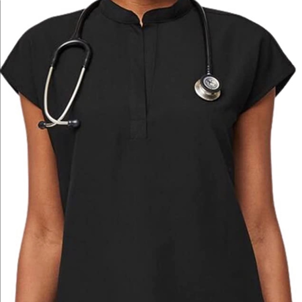 Black FIGS Rafaela Top M